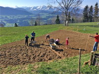 Oigarten_Garten-Vorbereiten-Grupppe-20-04-2019